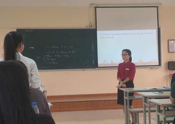 Dự giờ thao giảng_Chào mừng 20.10 và 20.11